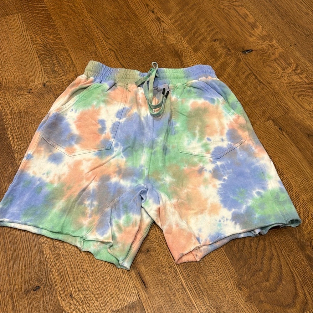 NWT Easel Women’s Bermuda Shorts Blue Green and Pink Size Small